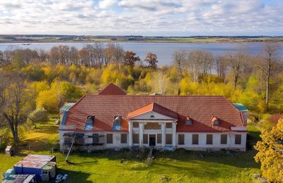 Propriétés, Līgutu - Manoir au bord d'un lac en Lettonie