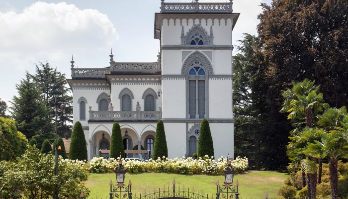 Villa historique à vendre 28040 Lesa, Piémont,  Italie