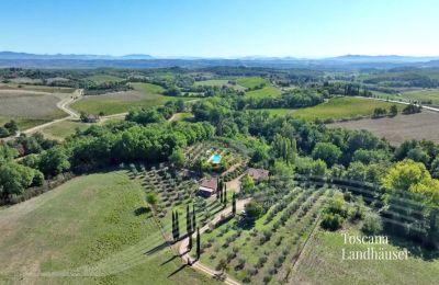 Maison de campagne à vendre Chianciano Terme, Toscane, RIF 3061 Blick auf Anwesen