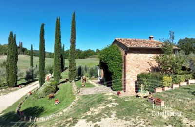 Maison de campagne à vendre Chianciano Terme, Toscane, RIF 3061 Haus und Zufahrt