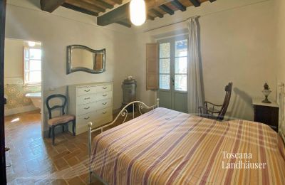 Maison de campagne à vendre Cortona, Toscane, RIF 3085 Schlafzimmer 3 mit Blick in BZ