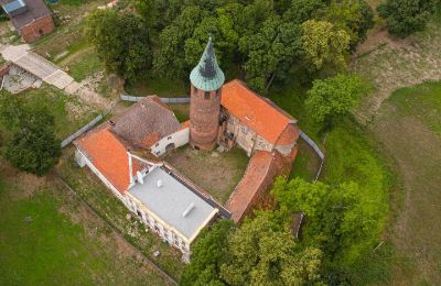 Château médiéval à vendre Karłowice, Zamek w Karłowicach, Voïvodie d'Opole, Photo Drone