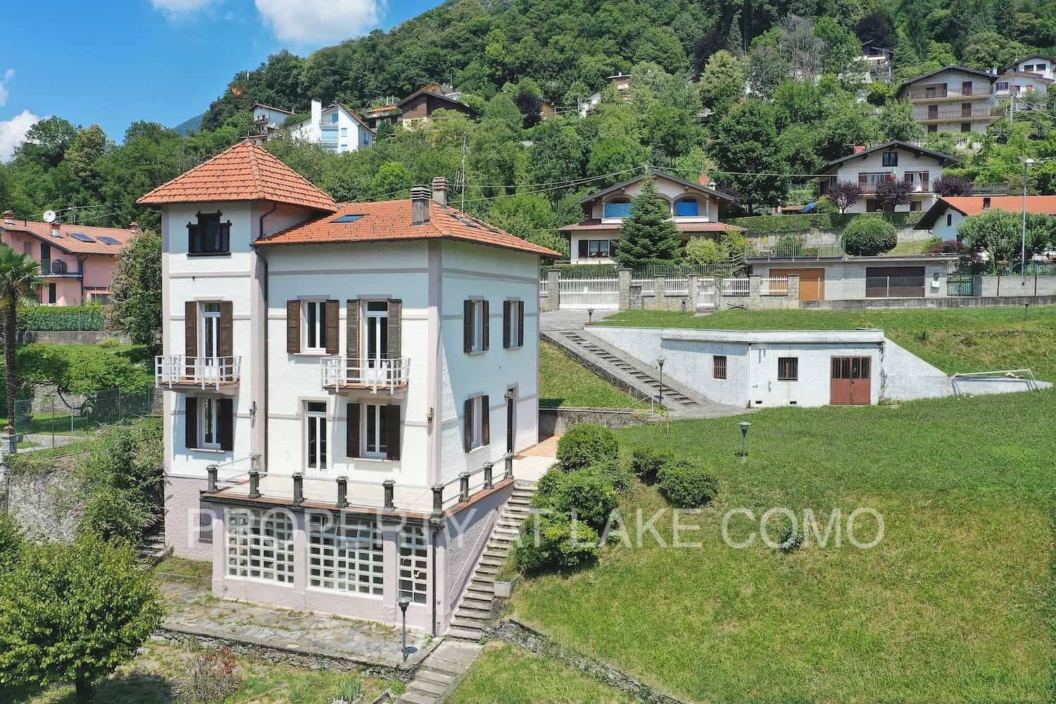 Photos Villa Art Nouveau avec vue panoramique, près d'Argegno