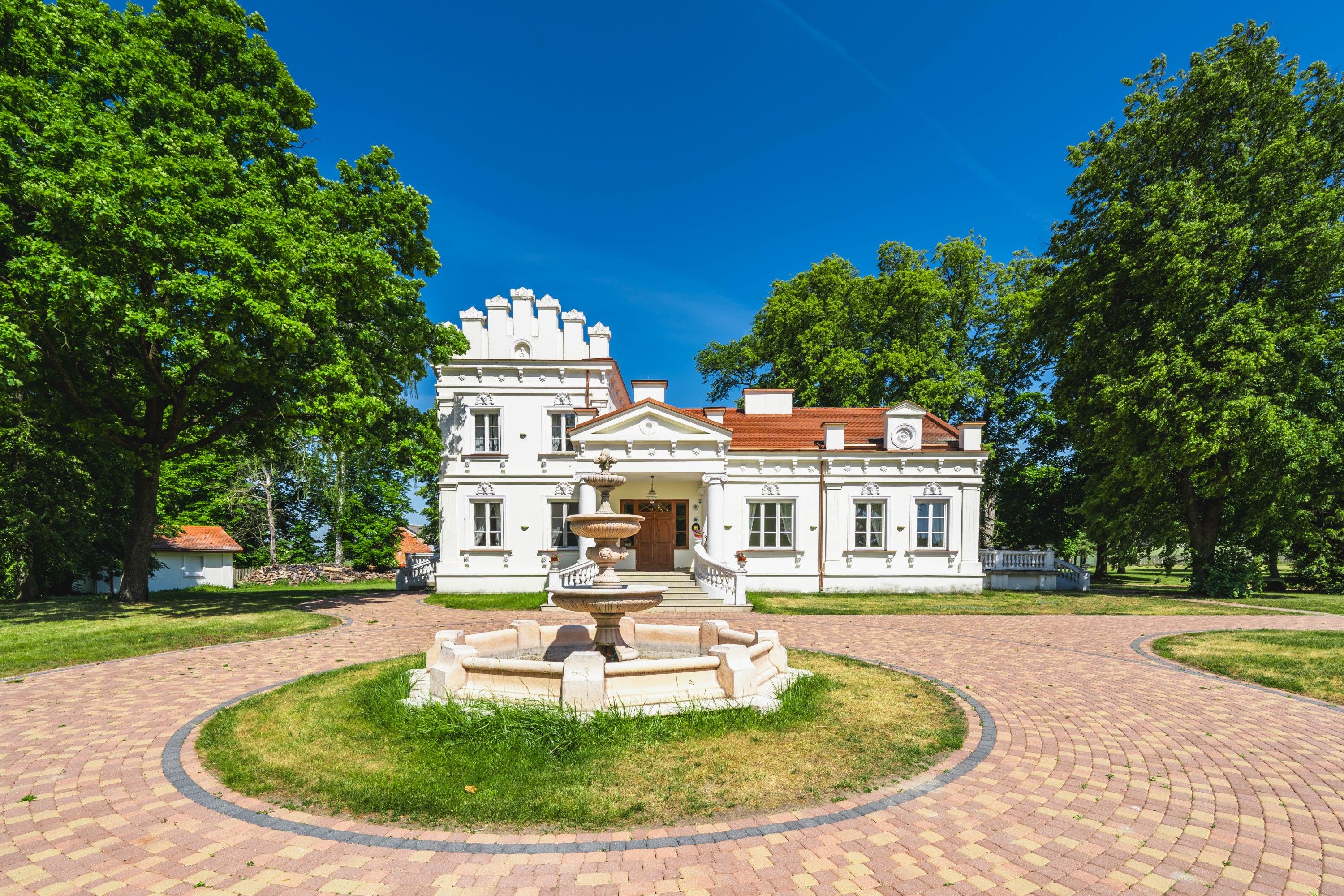 Photos Palais avec parc près de Varsovie