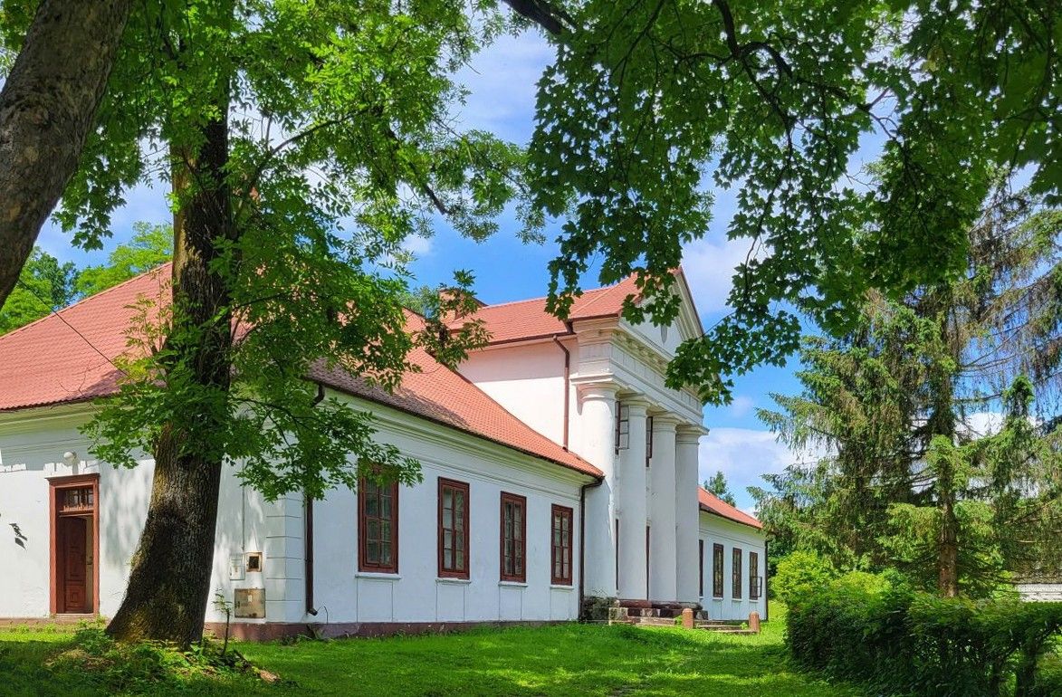 Photos Belle maison de maître à Rożnów - libre de droits