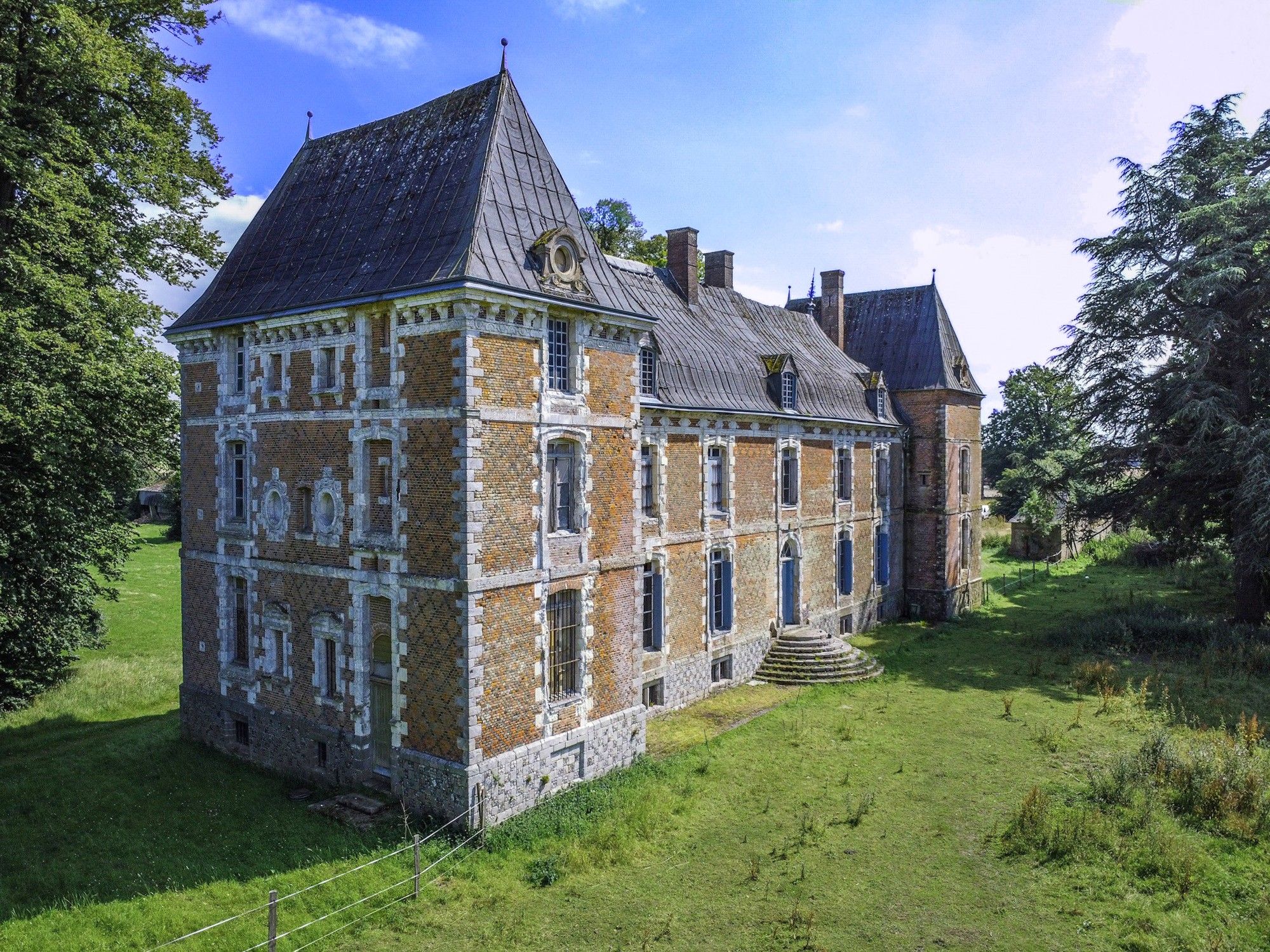 Photos Château avec parc à rénover en Normandie