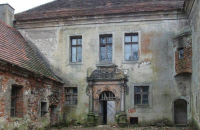 Château à vendre Osetno, Pałac w Osetnie, Basse-Silésie, Cour intérieure