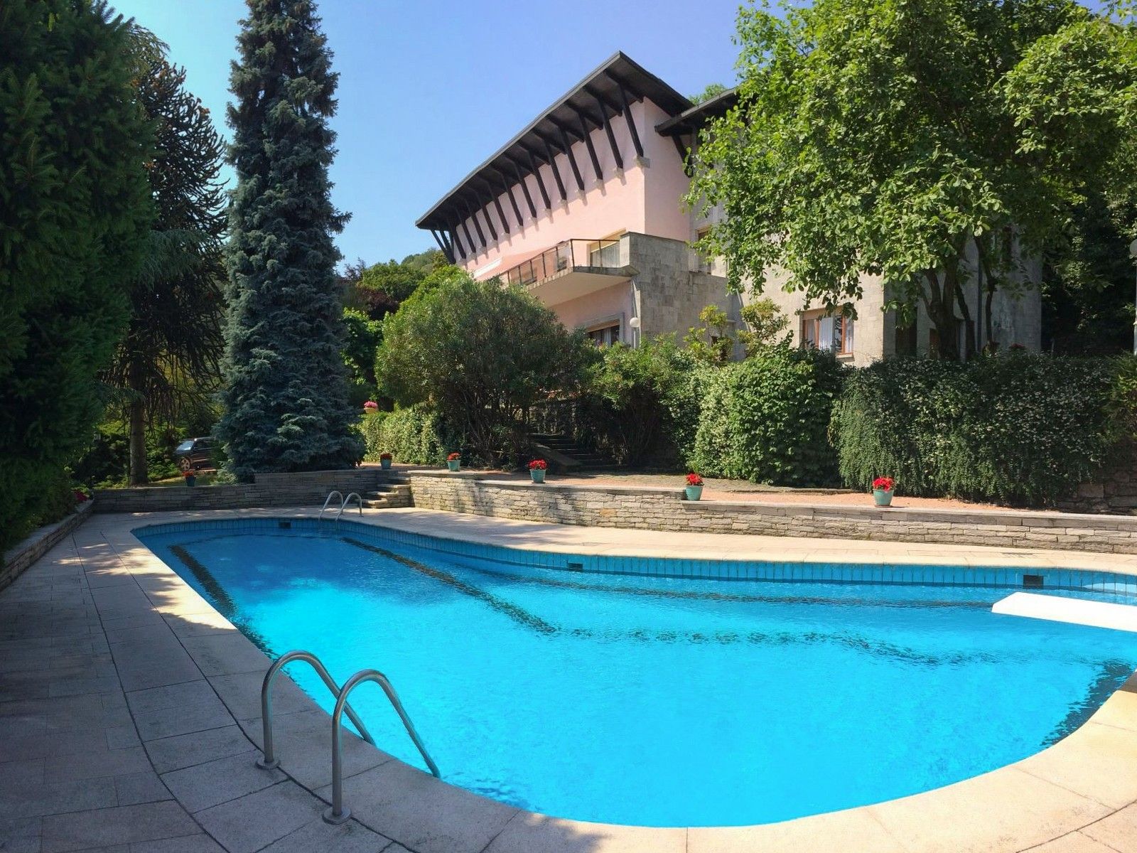 Photos Grande demeure avec dépendance, piscine, jardin et plage privée