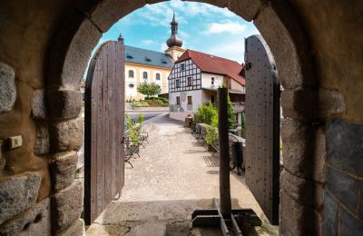 Château médiéval à vendre Karlovarský kraj, Entrée