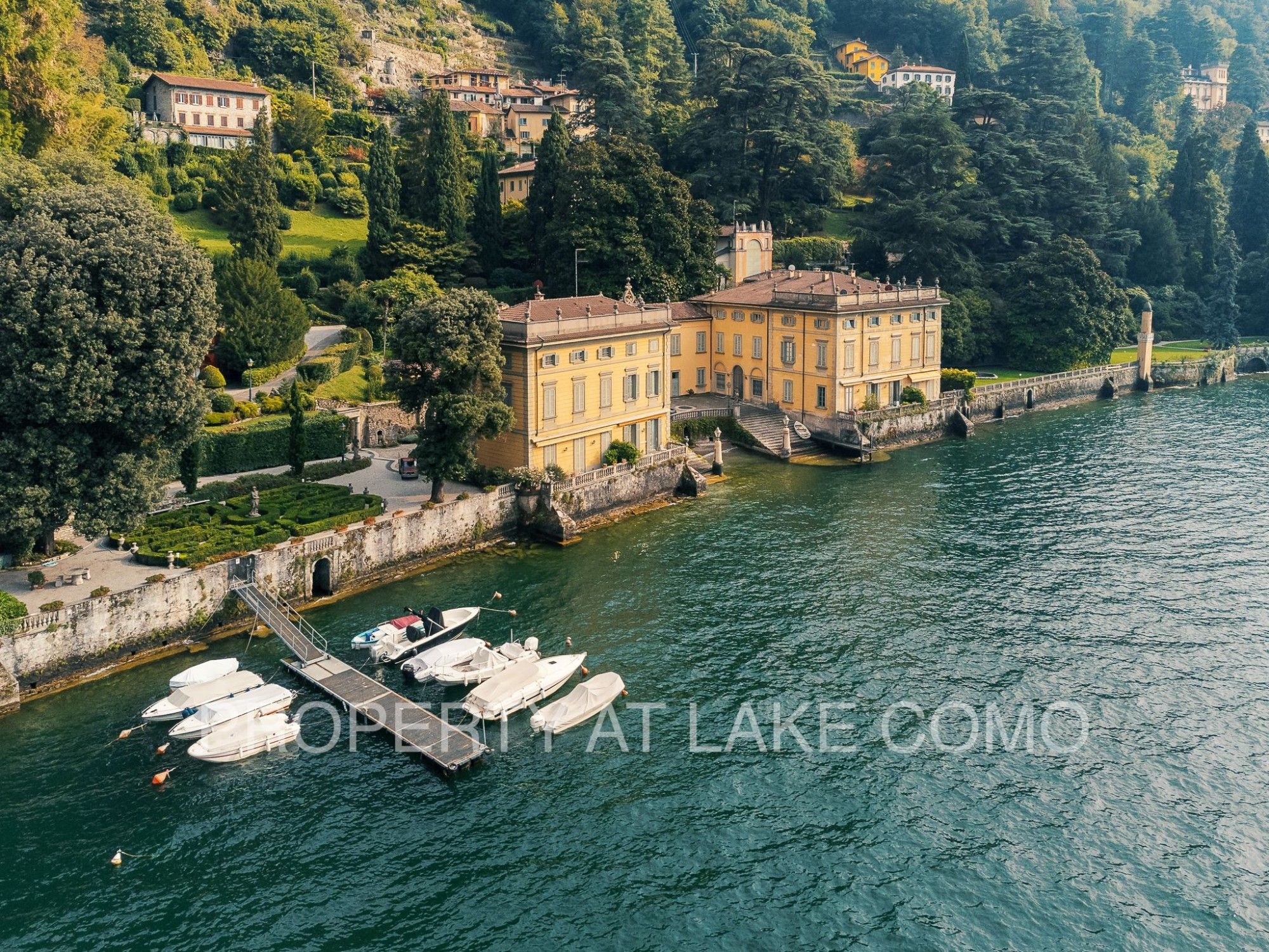 Photos Appartement de luxe au bord du lac dans la Villa Taverna à Torno