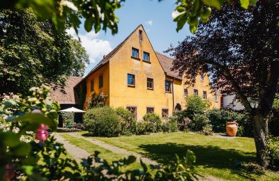 Propriétés, Château près de Fribourg-en-Brisgau