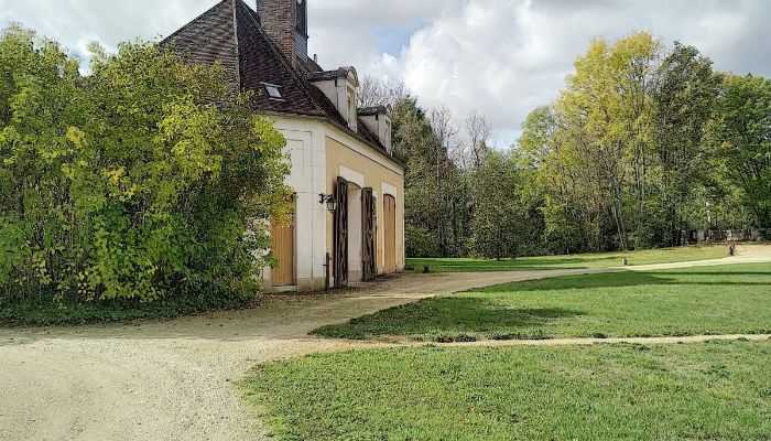 Château Auxerre 5