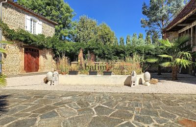 Manoir à vendre Tarbes, Occitanie, Cour intérieure