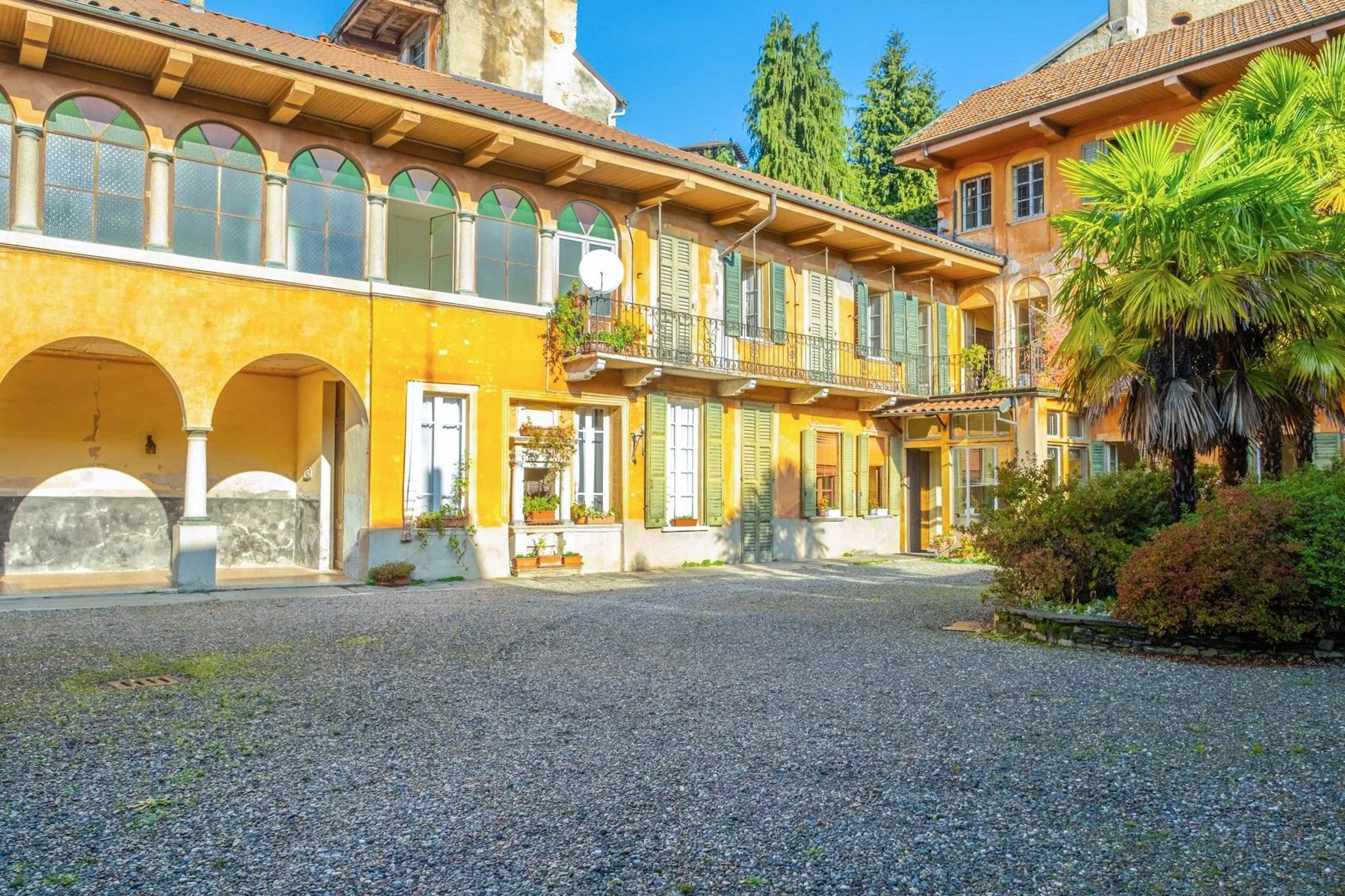 Photos Bâtiment historique à Miasino sur le lac d'Orta