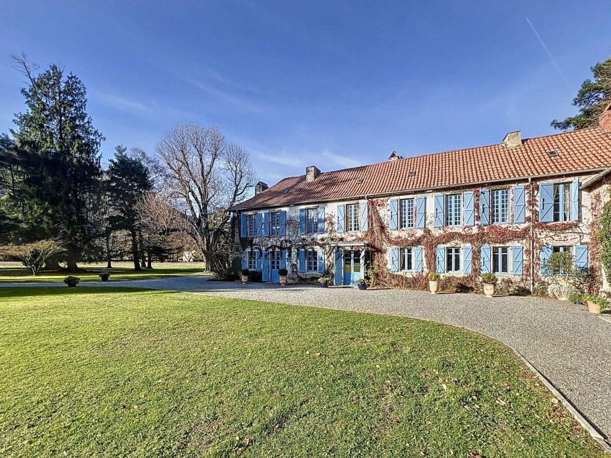 Photos Maison de maître au pied des Pyrénées