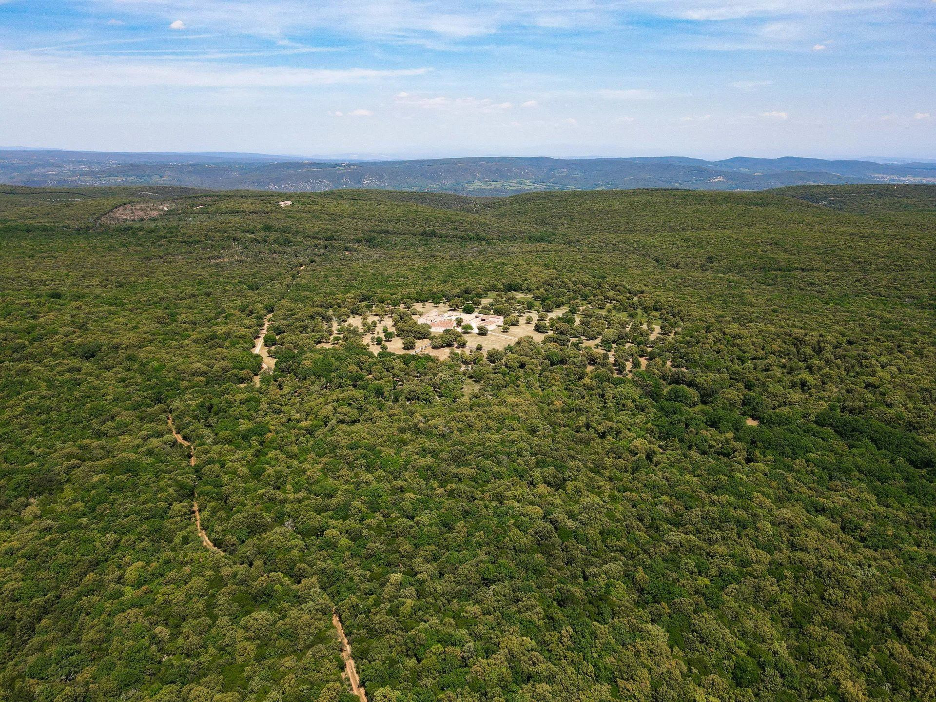 Photos Propriété unique en Provence sur 352 hectares