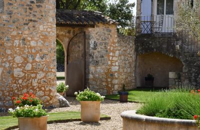 Propriété historique à vendre Occitanie, Cour intérieure