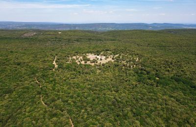 Propriétés, Propriété unique en Provence sur 352 hectares