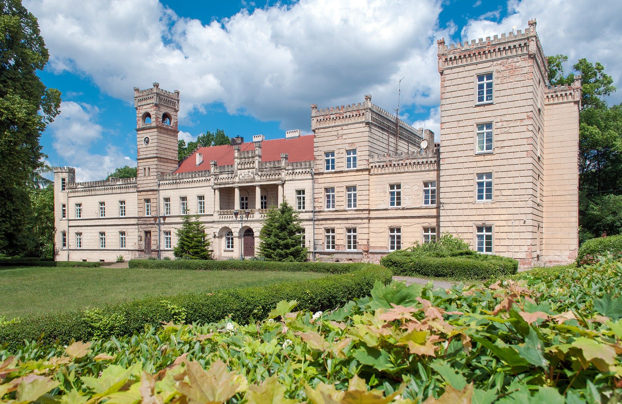 Photos Manoir de Gościeszyn – L'élégance du néogothique anglais