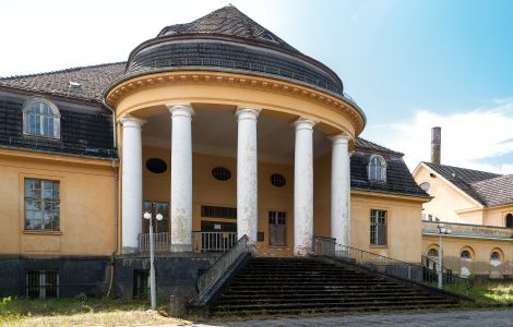 /pp/cc_by_nc_sa/thumb-de-brandenburg-wuensdorf-heeressportschule-speisehaus.jpg